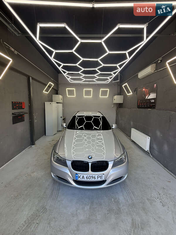 Універсал BMW 3 Series 2011 в Києві