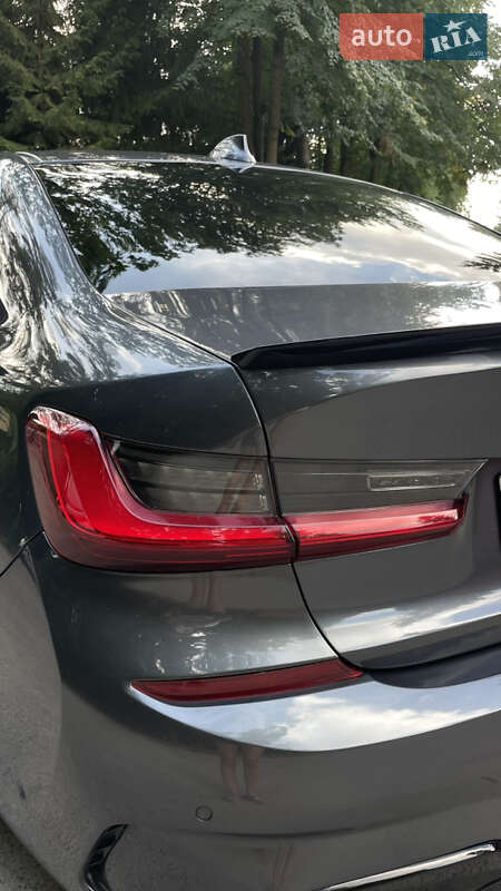 Седан BMW 3 Series 2019 в Львові