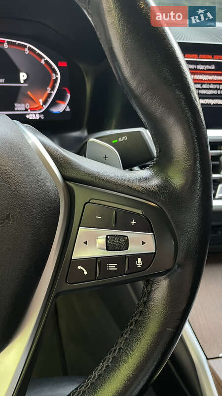 Седан BMW 3 Series 2019 в Львові