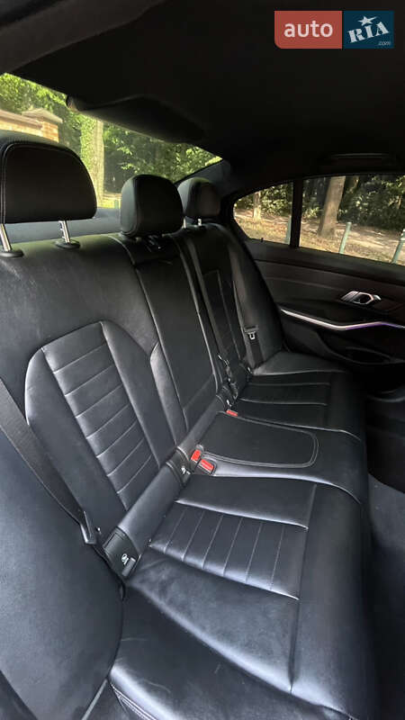 Седан BMW 3 Series 2019 в Львові