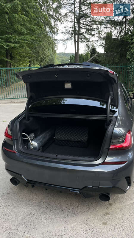 Седан BMW 3 Series 2019 в Львові