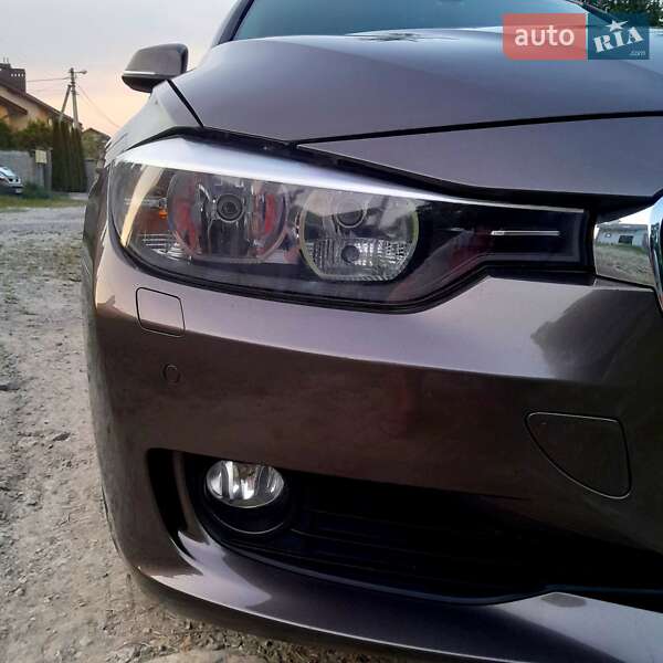 Седан BMW 3 Series 2013 в Львові