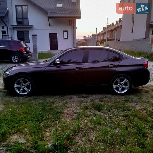 Седан BMW 3 Series 2013 в Львові