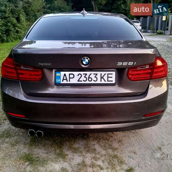 Седан BMW 3 Series 2013 в Львові