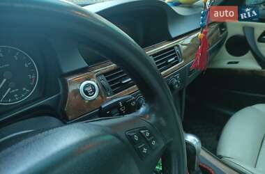Седан BMW 3 Series 2005 в  фото 12 Седан BMW 3 Series 2005 в