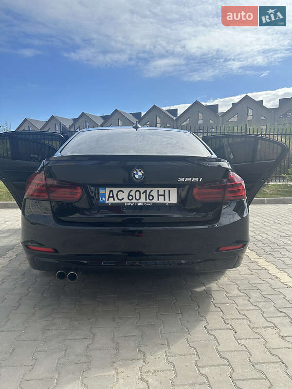 Седан BMW 3 Series 2012 в Луцке