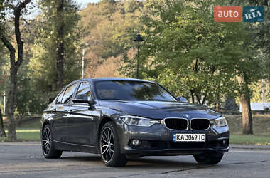 Седан BMW 3 Series 2015 в Киеве
