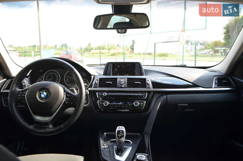 Седан BMW 3 Series 2016 в Києві