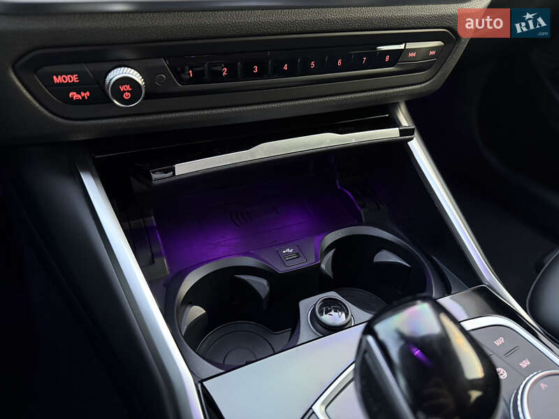 Седан BMW 3 Series 2022 в Дніпрі