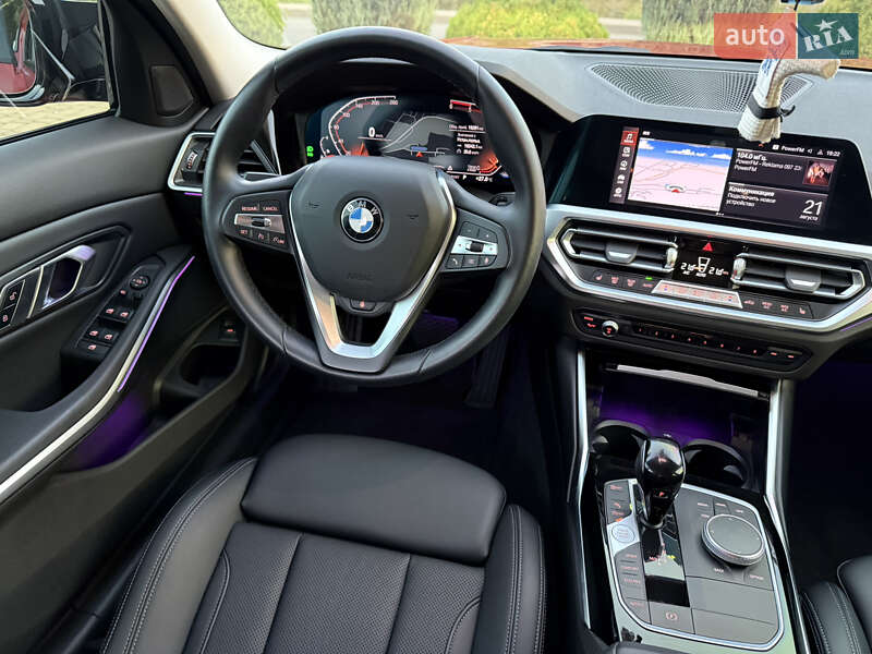 Седан BMW 3 Series 2022 в Дніпрі