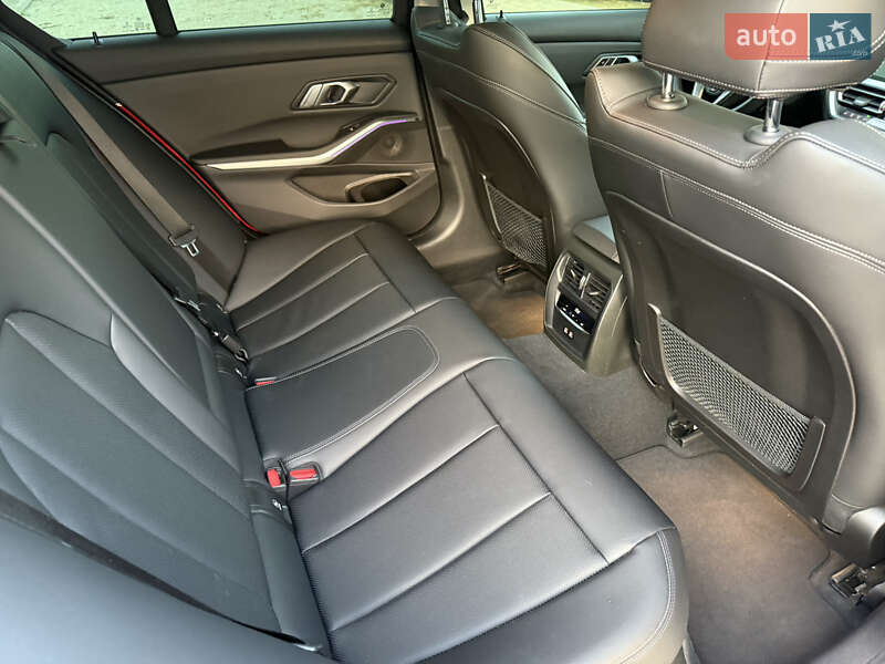 Седан BMW 3 Series 2022 в Дніпрі