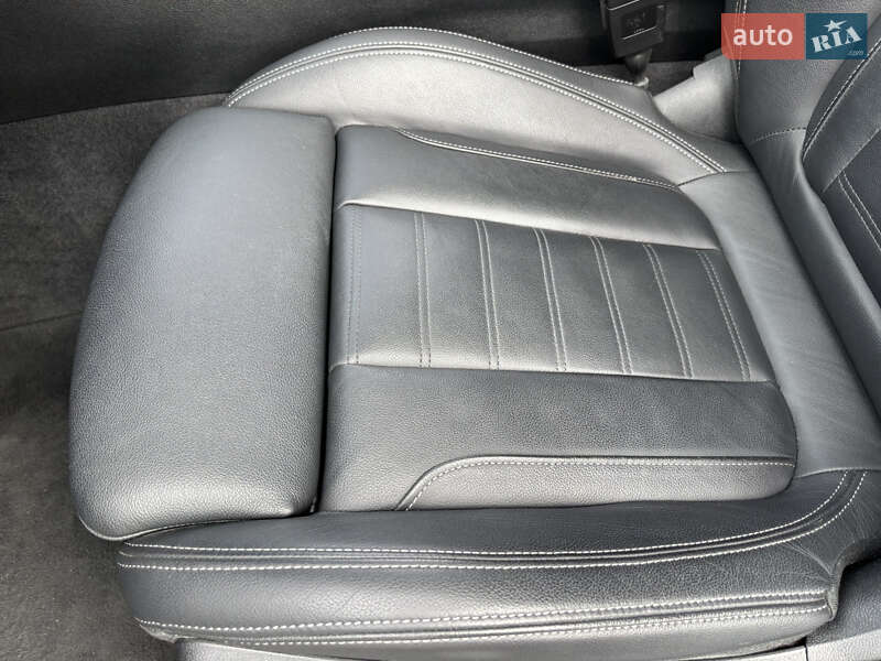 Седан BMW 3 Series 2019 в Рівному