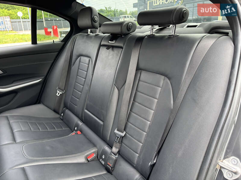 Седан BMW 3 Series 2019 в Рівному