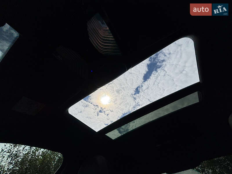 Седан BMW 3 Series 2019 в Рівному