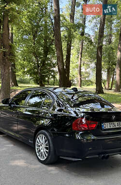 Седан BMW 3 Series 2011 в Черновцах