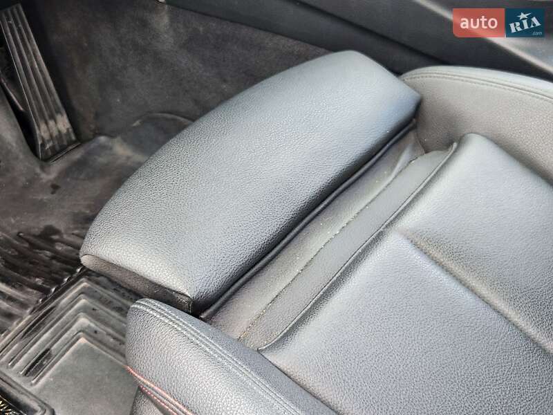 Седан BMW 3 Series 2017 в Ровно