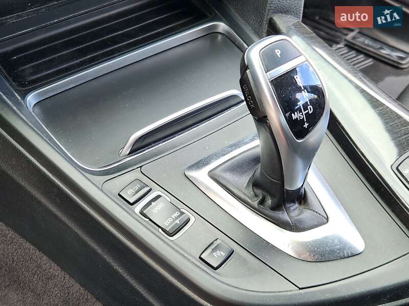 Седан BMW 3 Series 2017 в Ровно
