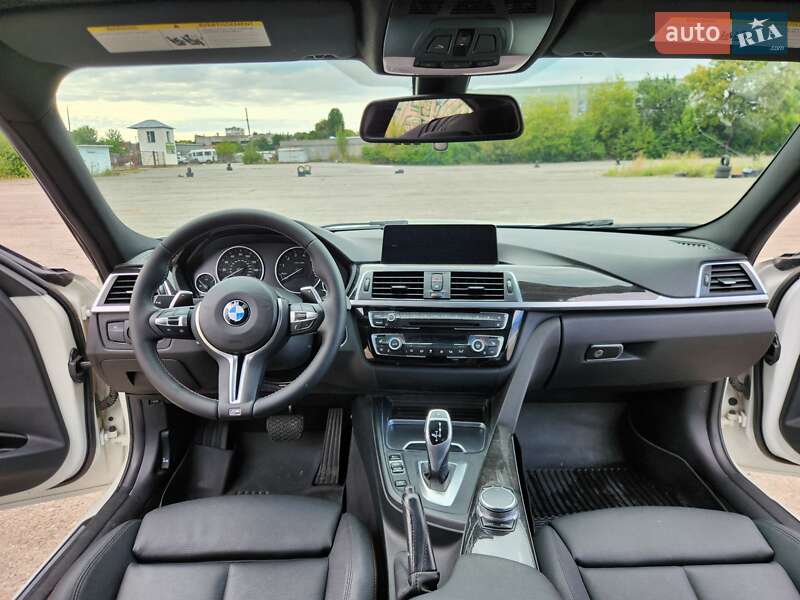 Седан BMW 3 Series 2017 в Ровно