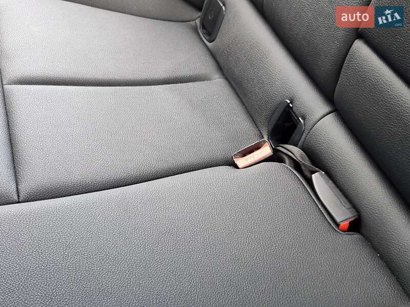 Седан BMW 3 Series 2017 в Ровно