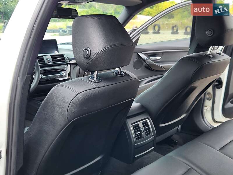 Седан BMW 3 Series 2016 в Ровно фото 37 Седан BMW 3 Series 2016 в Ровно