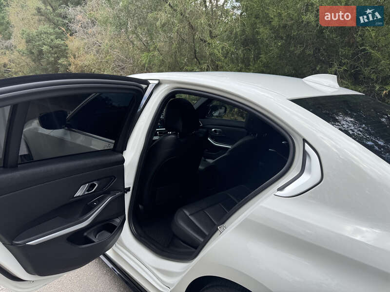 Седан BMW 3 Series 2019 в Запорожье