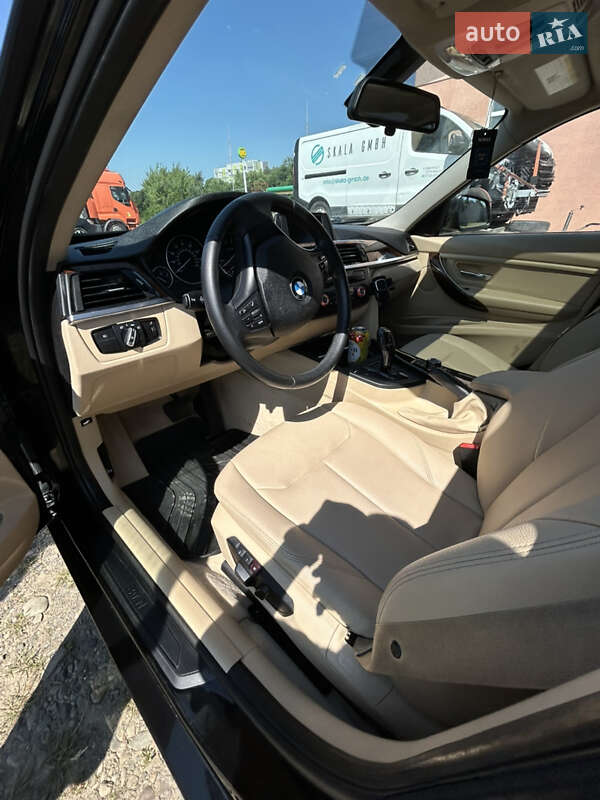 Седан BMW 3 Series 2013 в Новояворовске