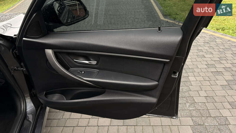 Седан BMW 3 Series 2016 в Коломые
