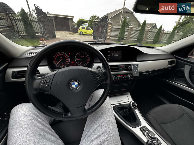 Универсал BMW 3 Series 2011 в Новоселице фото 9 Универсал BMW 3 Series 2011 в Новоселице