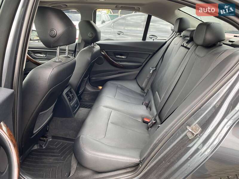 Седан BMW 3 Series 2015 в Львове
