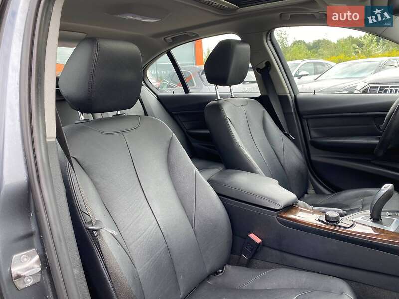Седан BMW 3 Series 2015 в Львове