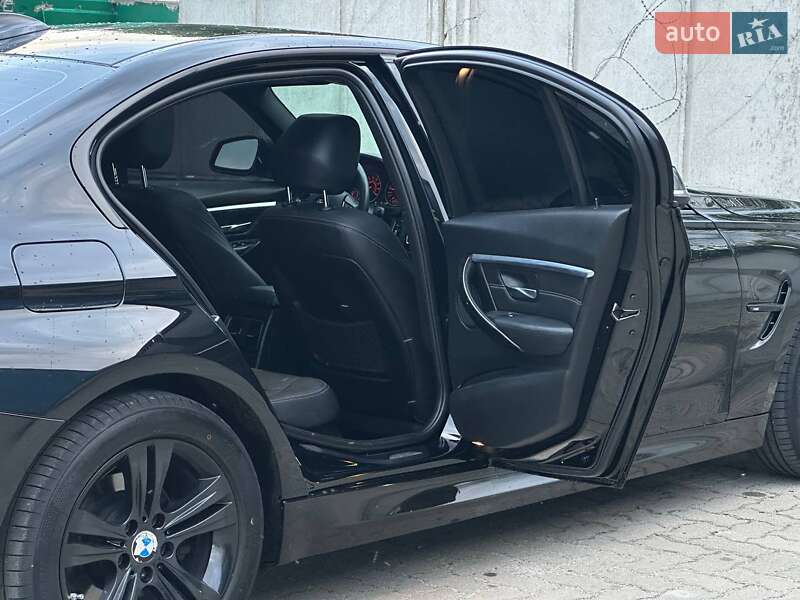 Седан BMW 3 Series 2016 в Рівному
