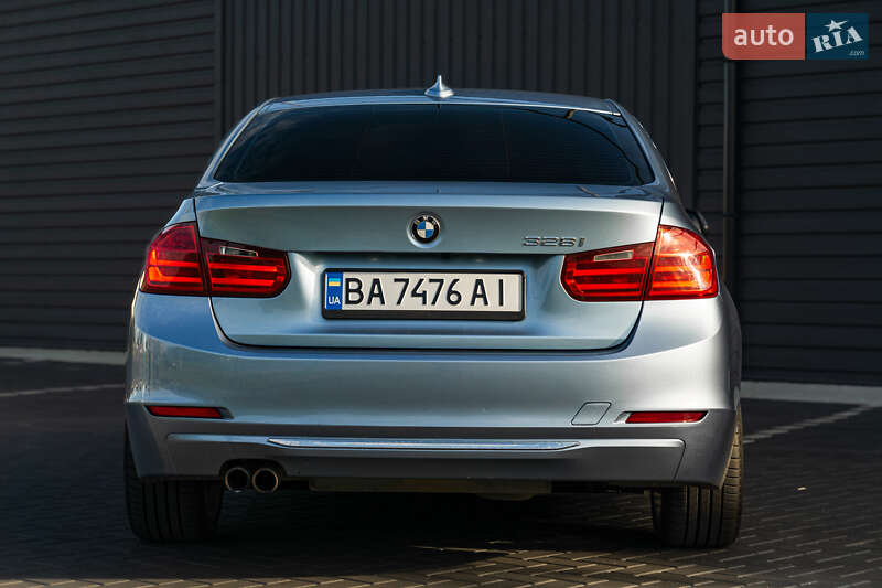 Седан BMW 3 Series 2012 в Кропивницком