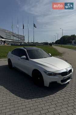 Седан BMW 3 Series 2015 в Львові