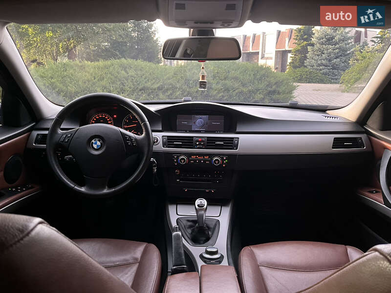 Седан BMW 3 Series 2007 в Павлограде