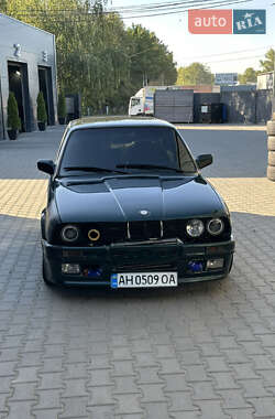 Купе BMW 3 Series 1983 в Чернівцях