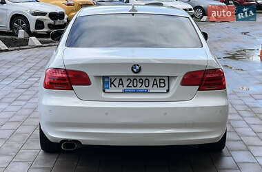 Купе BMW 3 Series 2010 в 