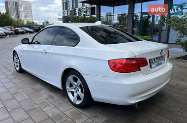Купе BMW 3 Series 2010 в 