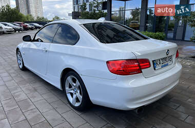 Купе BMW 3 Series 2010 в 