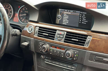 Купе BMW 3 Series 2010 в 