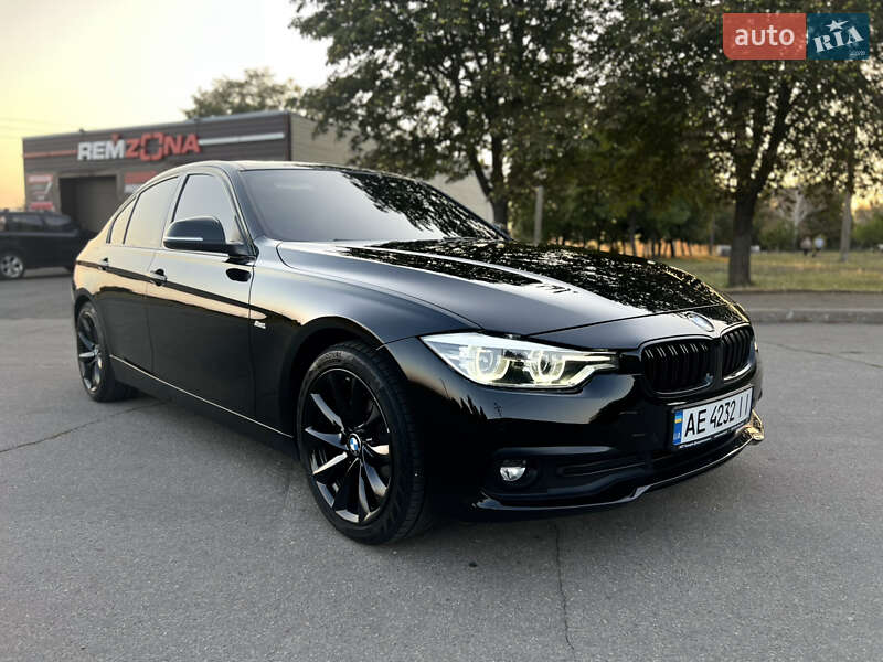 Седан BMW 3 Series 2017 в 