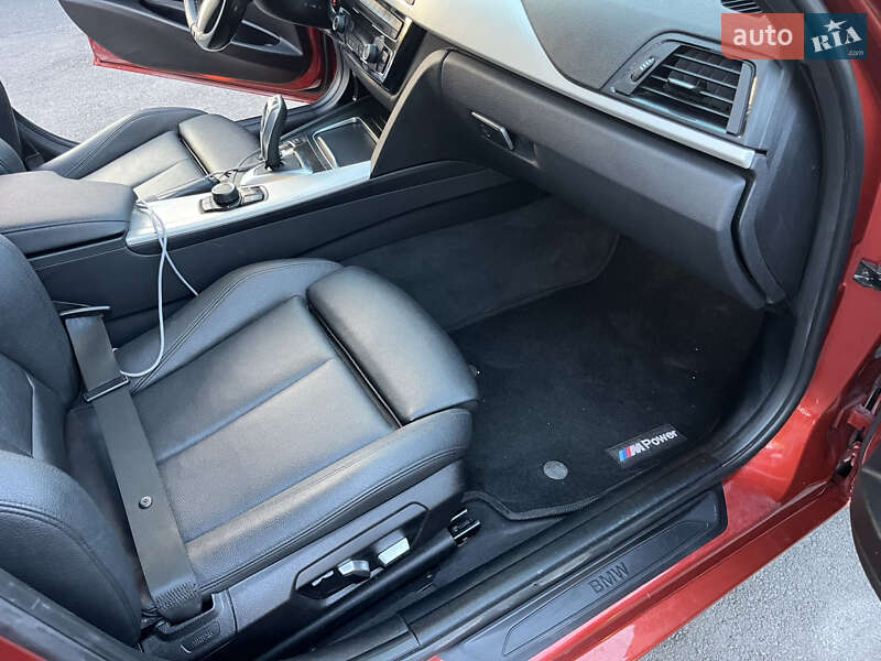 Седан BMW 3 Series 2018 в Киеве