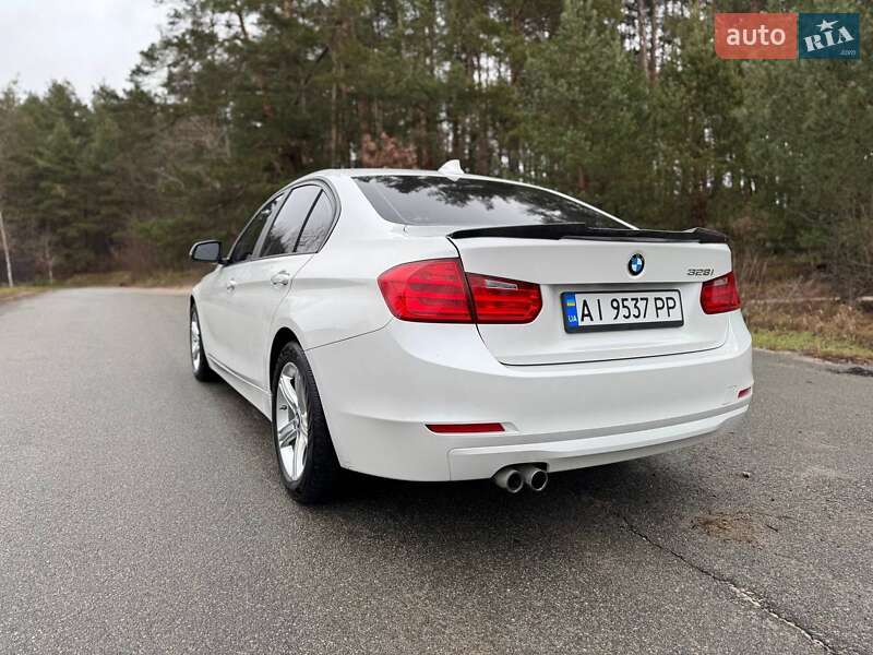 Седан BMW 3 Series 2014 в Киеве