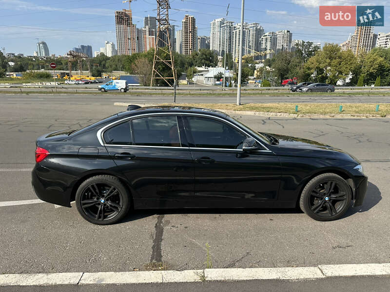 Седан BMW 3 Series 2017 в Києві
