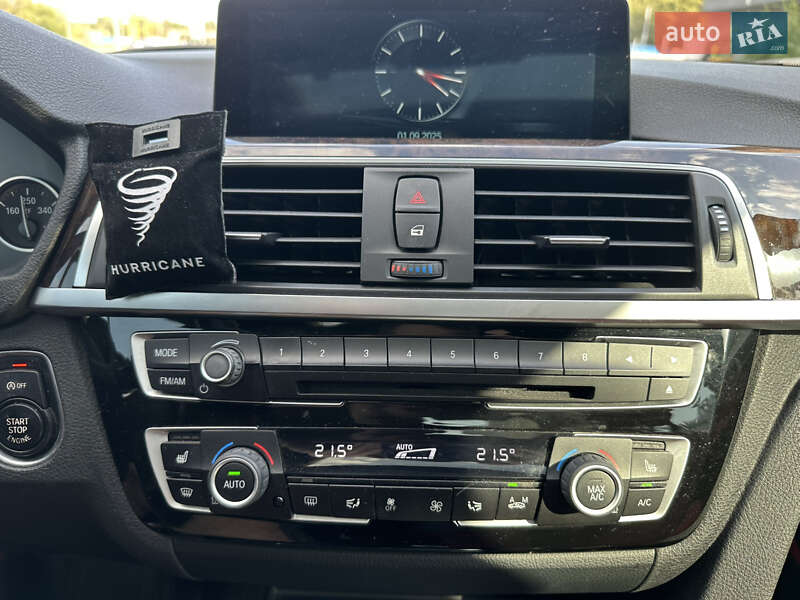 Седан BMW 3 Series 2017 в Києві