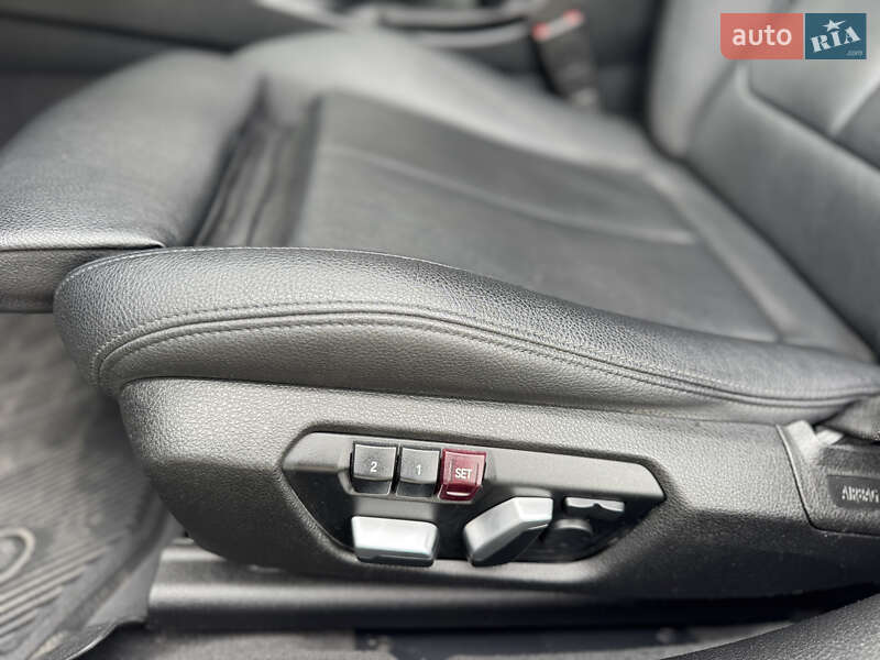 Седан BMW 3 Series 2016 в Львове