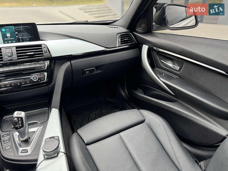 Седан BMW 3 Series 2016 в Львове