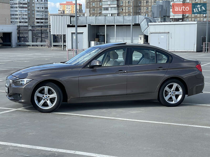 Седан BMW 3 Series 2014 в Киеве