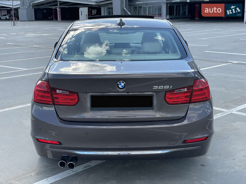 Седан BMW 3 Series 2014 в Киеве
