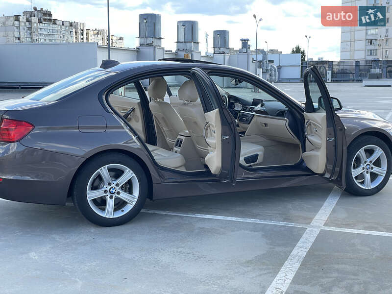 Седан BMW 3 Series 2014 в Киеве
