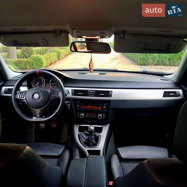 Седан BMW 3 Series 2007 в Львові